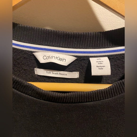 Calvin Klein Sweater - Picture 2 of 3